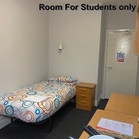 Charming Rooms For Students Only, Cricklewood Lane - Sk Лондон Екстер'єр фото