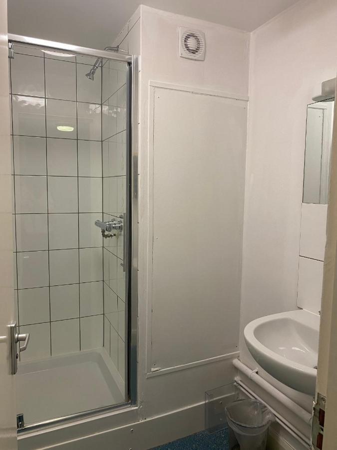 Charming Rooms For Students Only, Cricklewood Lane - Sk Лондон Екстер'єр фото