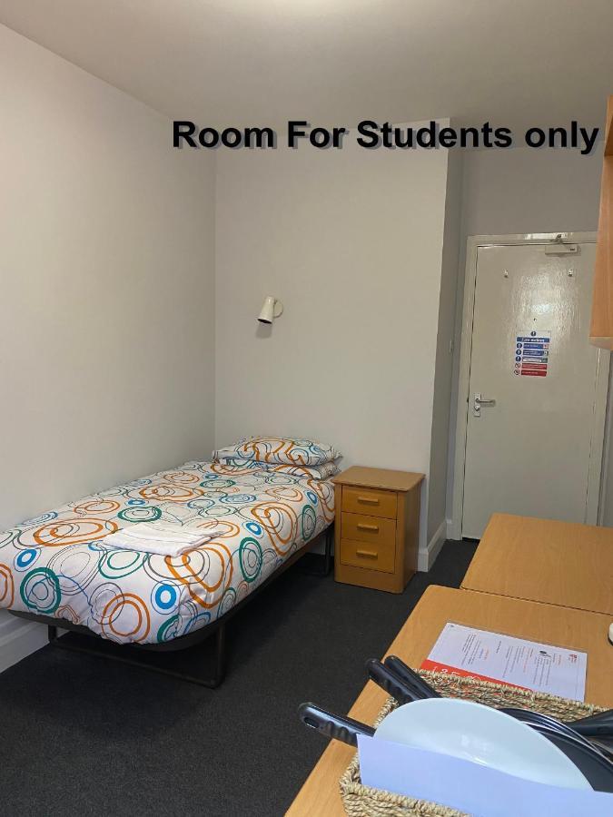 Charming Rooms For Students Only, Cricklewood Lane - Sk Лондон Екстер'єр фото